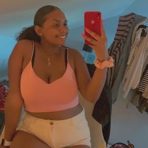 Meet your Posher, Amber